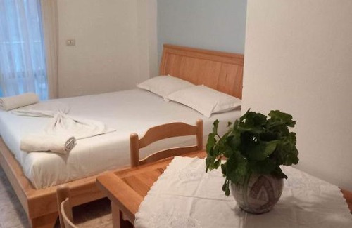 Qeparo Apartment | Irini's Guesthouse