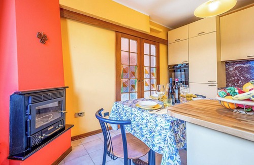 Colico Piano House | Iris Holiday Home with Garden