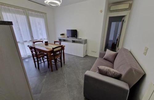 Est Apartment | Iris