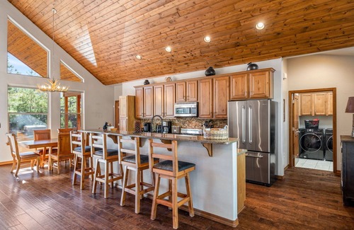 Torreon House | Iris Lodge at Torreon, Peaceful Nature Retreat!