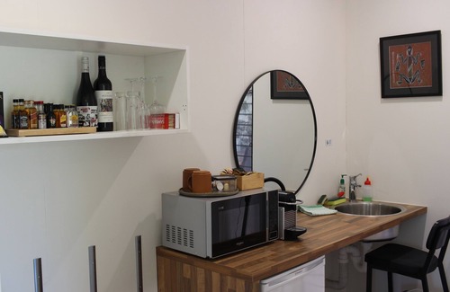 Hindmarsh Valley Cabin | Ironbark Luxury Retreat at Softfoot Alpaca Farm in Victor Harbor
