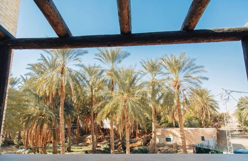 Degache House | Is a haven on earth in the heart of the oasis around a thousand palm trees.