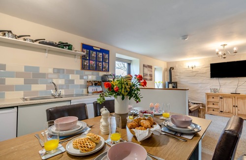 Llanfyrnach House | Isaf - Two Bedroom House, Sleeps 4