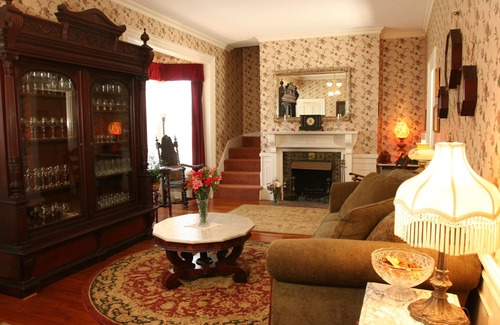 Sandwich Bed & Breakfast | Isaiah Jones Homestead Bed & Breakfast