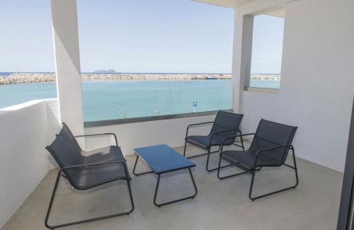 Kokinos Pirgos Apartment | Isalos Sea View Studios