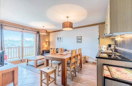 Arc-1800 Apartment | Iseran Residence - ISERAN 14B