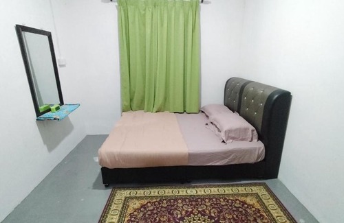 Parit Raja House | Ishak Kaseh Homestay