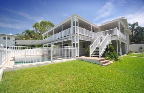 Picnic Bay House | Island Adventure Holiday House