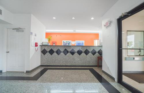 Galveston Hotel | Island Inn By OYO Galveston Beach, TX