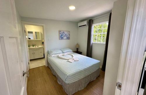 Navy Gardens Apartment | Island Life Apartment