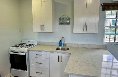 Navy Gardens Apartment | Island Life Apartment