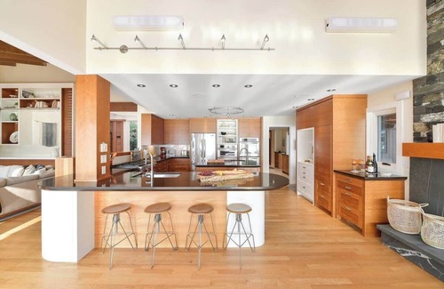 Brentwood Bay House | Island Luxury Oceanside Estate