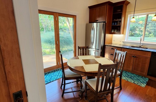 Lansdowne Cottage | Island Luxury Retreat on St Lawrence River, in Thousand Islands near Gananoque