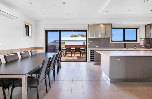 Sunderland Bay House | Island Manor in Sunderland Bay