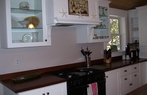 Surf City Cottage | Island Styled, Family-friendly, Pet Friendly, Peaceful Beach Cottage