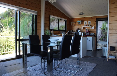 Coromandel House | Island View ~ Coromandel Town