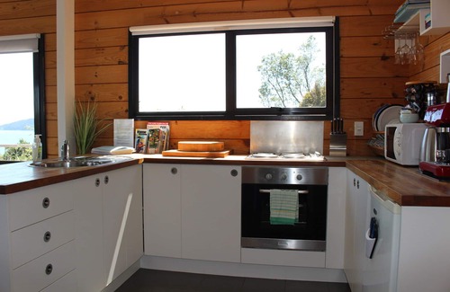 Coromandel House | Island View ~ Coromandel Town