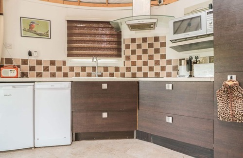 Beckford Cottage | ISLAND YURT, pet friendly, character holiday cottage in Beckford