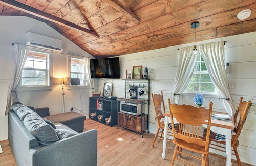 Isle La Motte Cabin | Isle La Motte Cabin ~ 3 Mi to Lake Champlain!