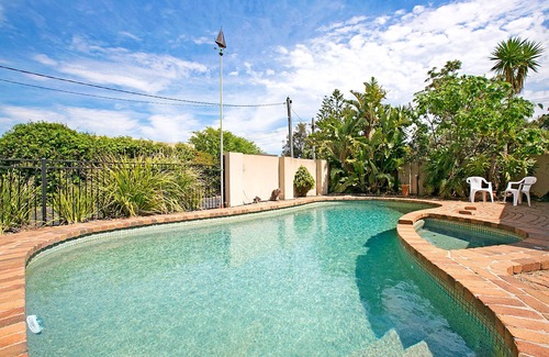 Frankston House | Isle of Serenity - Guesthouse