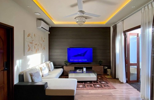 Fuvahmulah Hotel | Isle Royal Inn