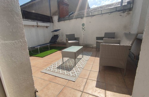 Issoudun Apartment | ★ISSOUDUN CENTRE ★WIFI GRATUIT ★TERASSE PRIVATIVE ★ 6 PERSONNES