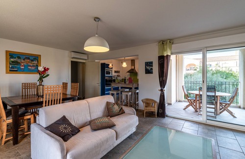 L'Ile-Rousse Apartment | Isula Rossa - Two Bedroom Apartment, Sleeps 6
