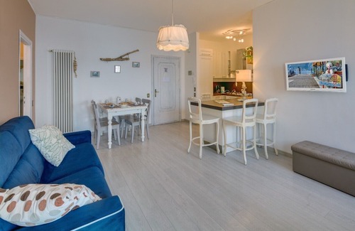 Brenzone sul Garda Apartment | apartment house olive tree