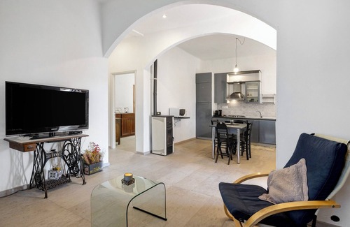 Castelvecchio di Rocca Barbena Apartment | Apartment 'Panorama Medievale' with Mountain View, Private Terrace and Wi-Fi