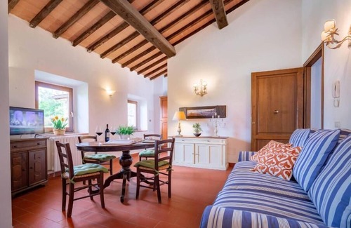 Casellina Apartment | Iris apartment