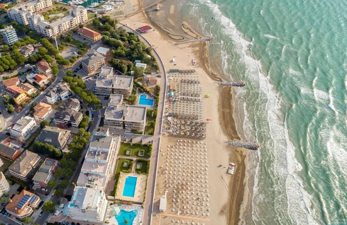 Lignano Sabbiadoro Villa | Charming villa just a few steps away from the Golf Club by Beahost Rentals