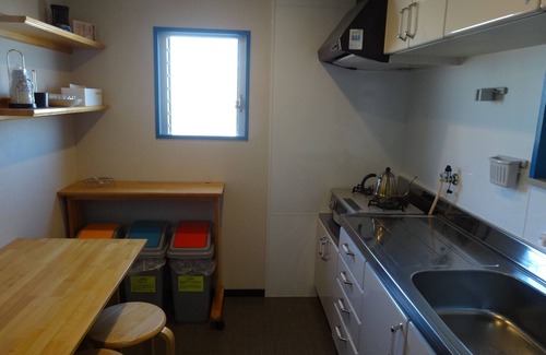Ikuno Apartment | It has a kitchen, closet, shoe closet, washing machine, balcony and parking space. Clothes can be dried on the balcony, or room-dried. The 46 sq. m. of space is ideal for long-term stays.