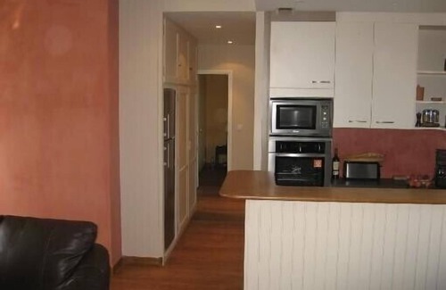 La Cite Apartment | It is a privately-owned apartment in Saint Malo, facing the Bas Sablons beach.