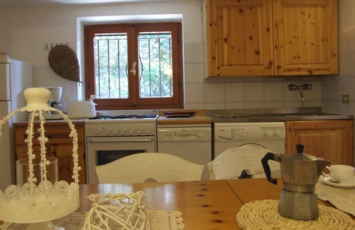 Marina di Castagneto Carducci Apartment | Cosy apartment for 3 people with WIFI and TV