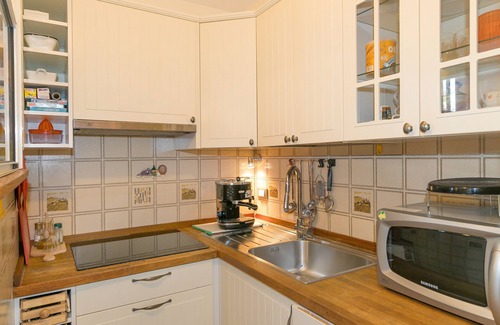 Castiglioncello House | Holiday Home 'Casa Vacanza Castiglioncello' with Private Terrace, Wi-Fi and Air Conditioning