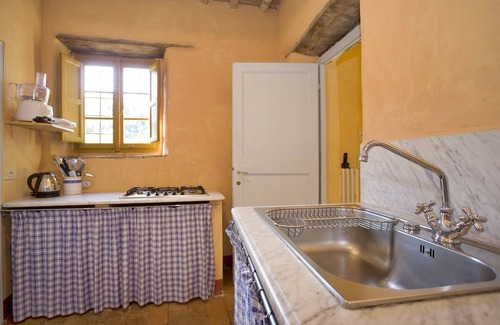 Pescaglia Villa | Villa in Torcigliano with 5 bedrooms sleeps 10