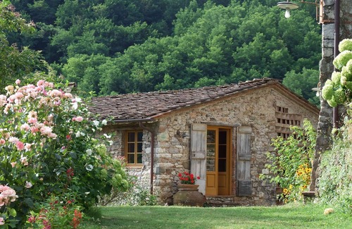 Pescaglia Villa | Villa in Torcigliano with 5 bedrooms sleeps 10