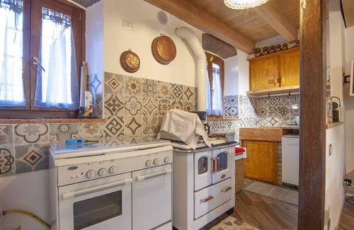 Sant'Ambrogio di Valpolicella Apartment | Dimora Laura - Romantic with open wood stove