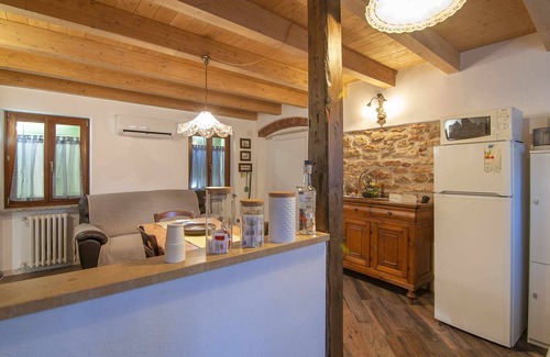 Sant'Ambrogio di Valpolicella Apartment | Dimora Laura - Romantic with open wood stove