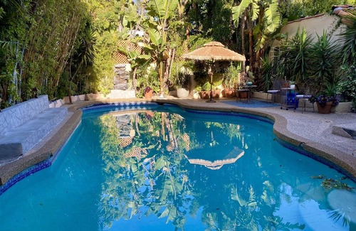 Greater Wilshire - Hancock Park House | Italian Villa in Hancock Park w Guest House, Pool and garden