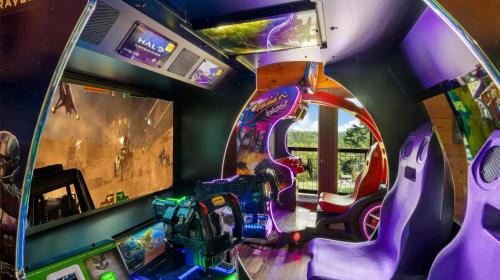 Pigeon Forge House | Its Got it All Yall - Pool, Theater, Arcade, Fire Place, Firepit, Hot Tub