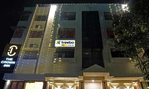 Aundh Hotel | Itsy Hotels Crown Inn