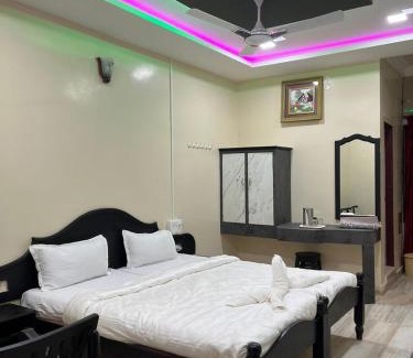 Mahadevpet Hotel | Itsy Hotels Hill Town, 500 Mtrs From Madikeri Fort