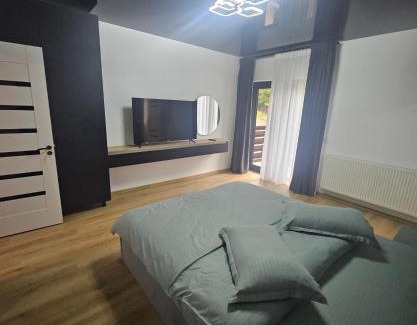 Azuga House | IUNIk