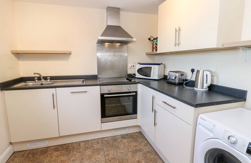 Caldwell Cottage | IVY COTTAGE, pet friendly, with a garden in Eppleby