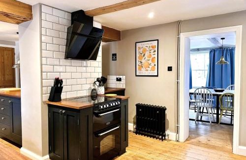 Little Walsingham House | Ivy Cottage sleeps 6 in style