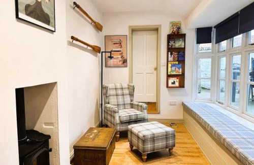 Little Walsingham House | Ivy Cottage sleeps 6 in style