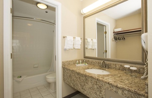 Notre Dame Hotel | Ivy Court Inn & Suites