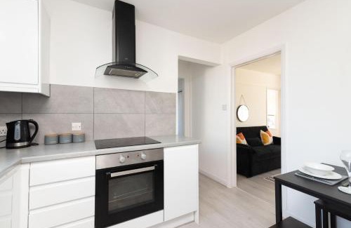 Filton House | Ivy House - 3 Bedroom House - Contractor Stay