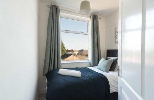 Filton House | Ivy House - 3 Bedroom House - Contractor Stay